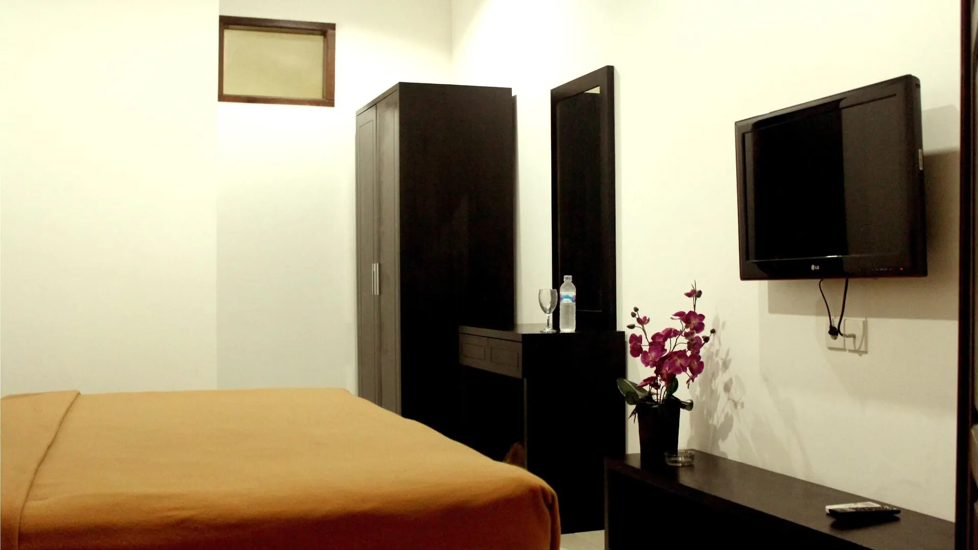 فندق Jesens Inn II كوتا