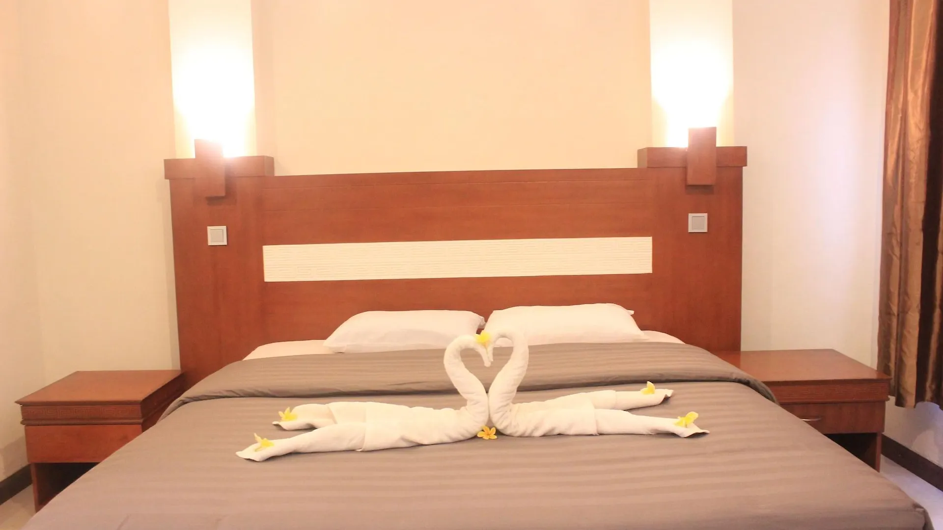 Jesens Inn II كوتا فندق