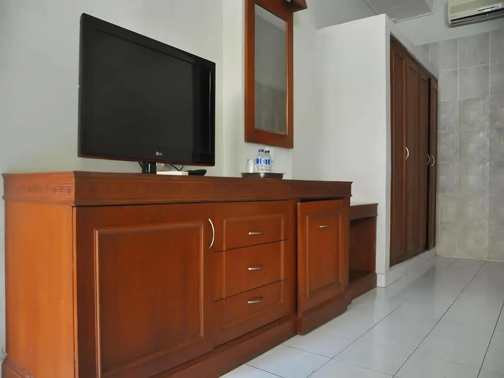 Jesens Inn II كوتا فندق